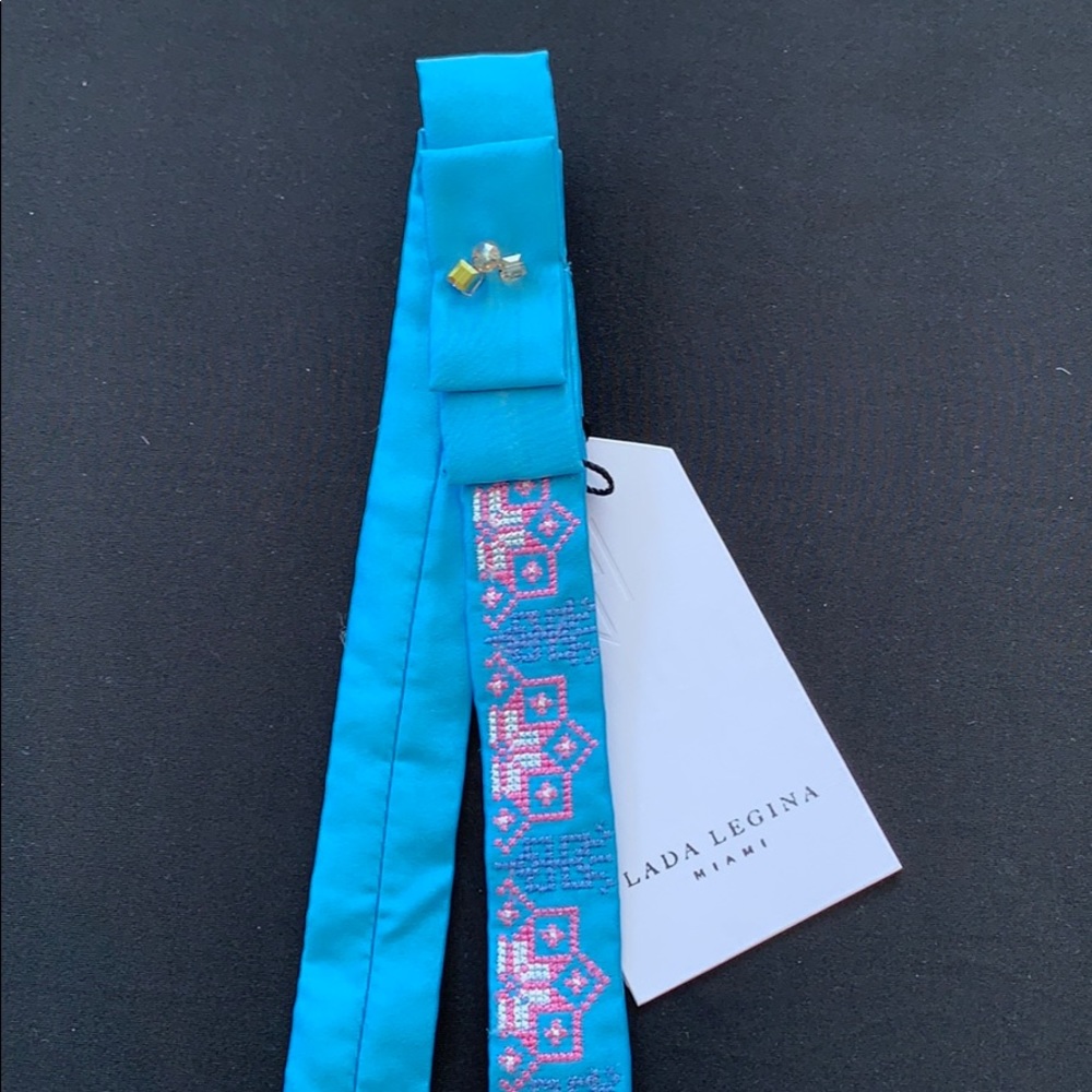 Blue bow & pink embroidery belt - Picture 3 of 4